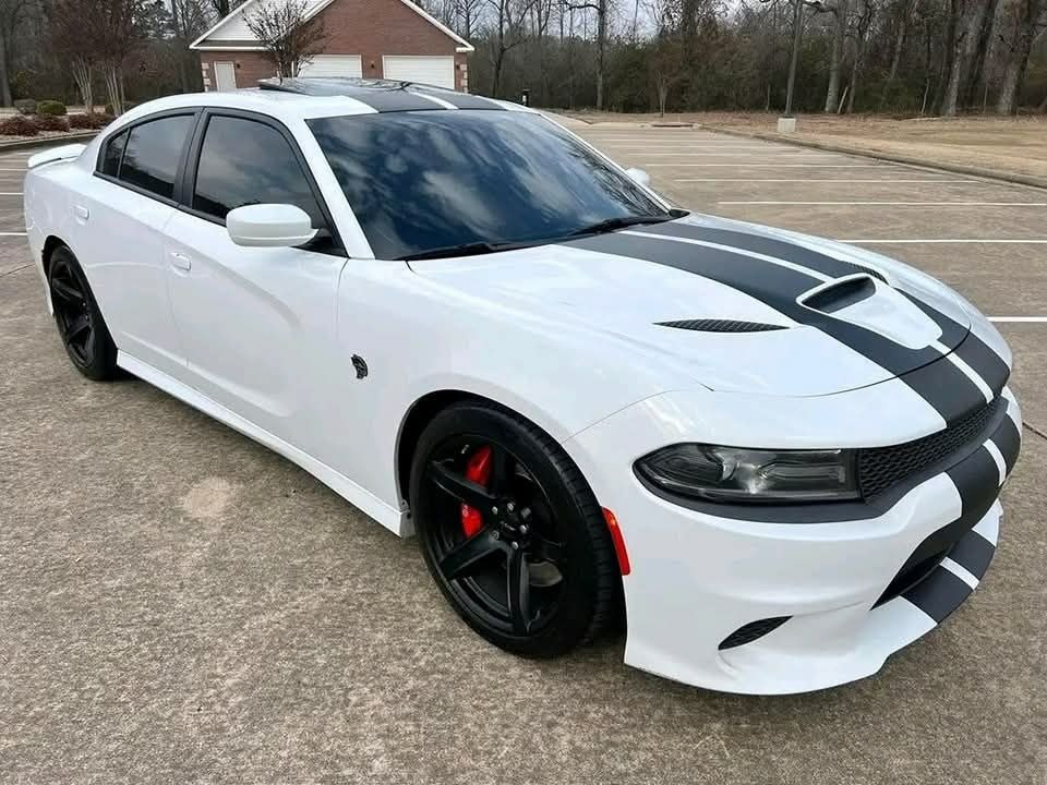 2017 dodge Charger SRT Hellcat 707hp
